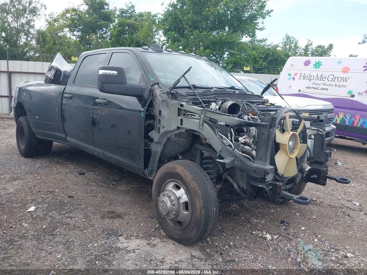 3C63RRGL3RG****** · 2024 RAM 3500 TRADESMAN  4X4 8' BOX