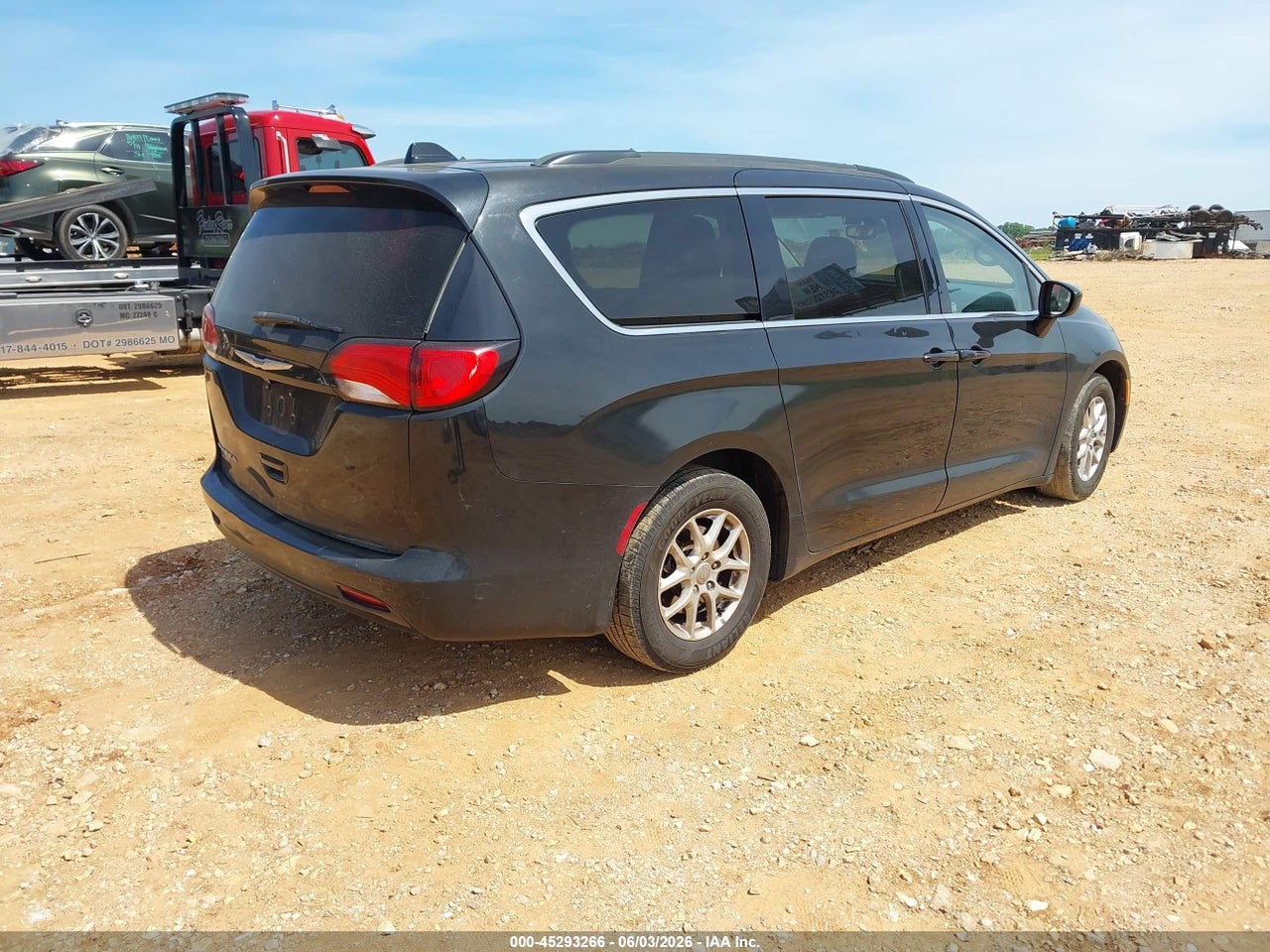 2020 CHRYSLER VOYAGER LXI · 4/11