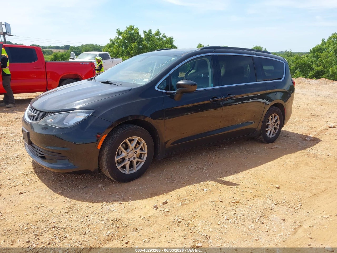 2020 CHRYSLER VOYAGER LXI · 2/11