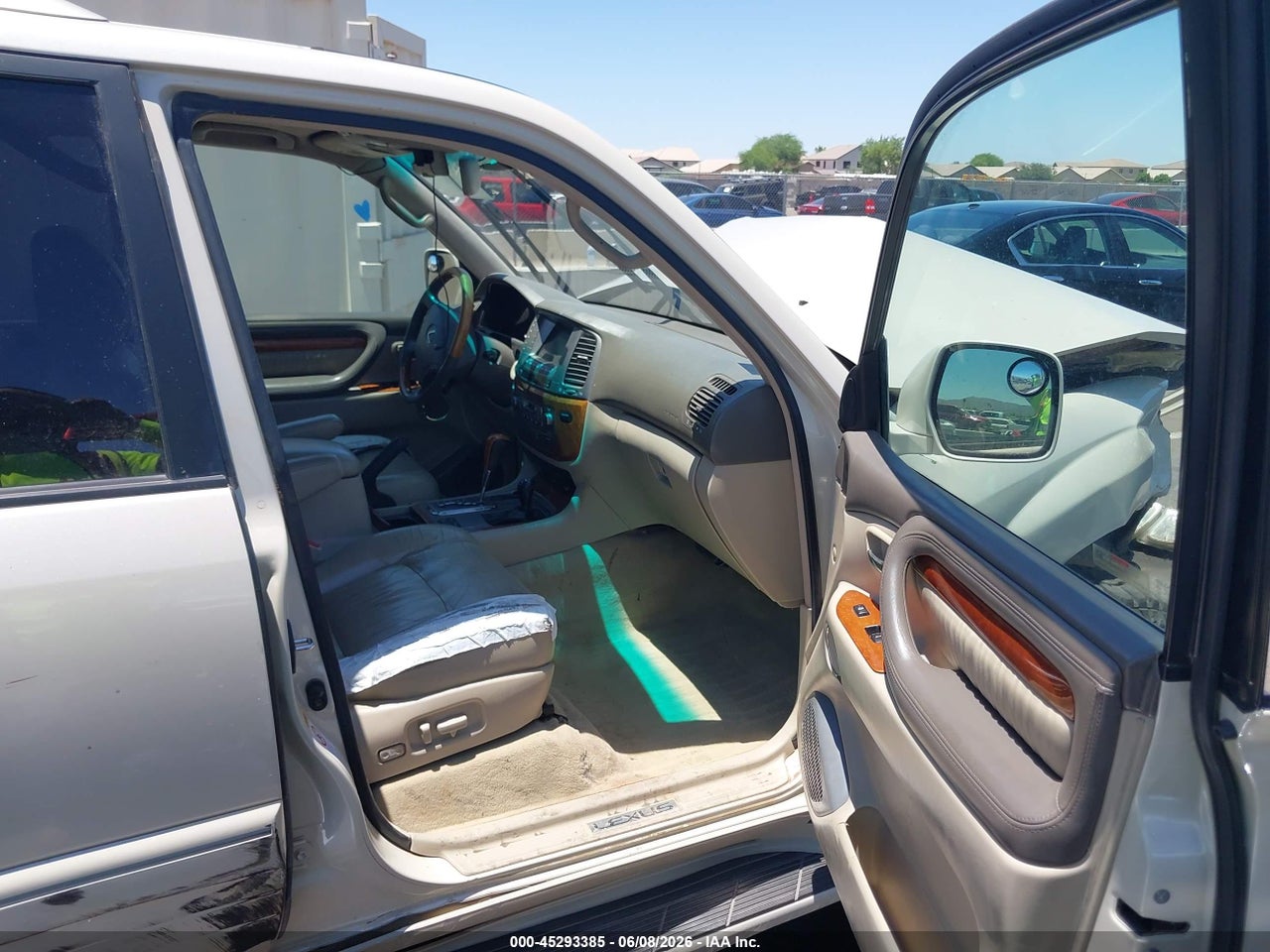 2004 LEXUS LX 470 · 5/11