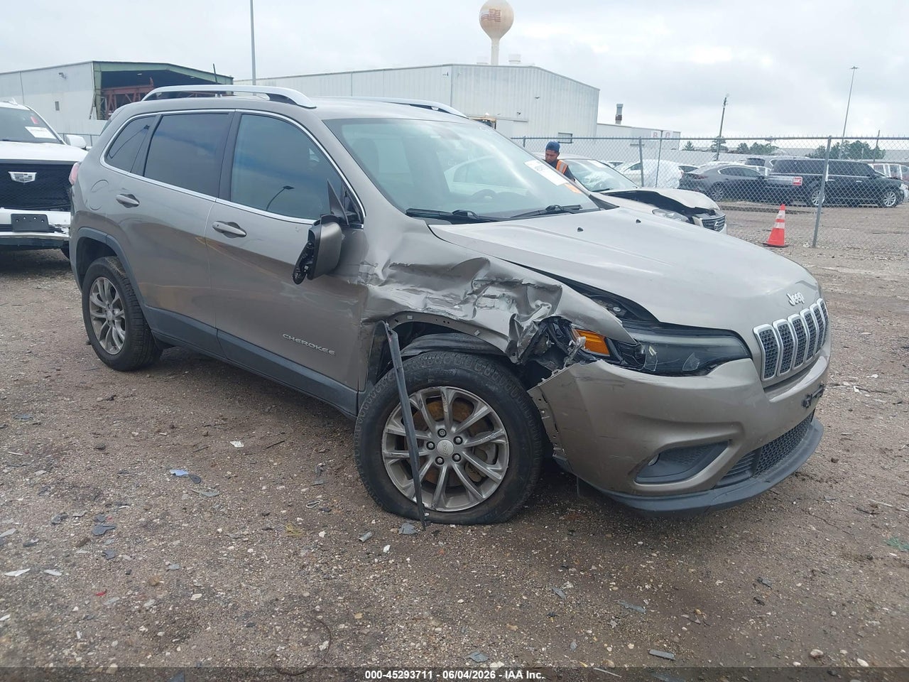 1C4PJLLB1KD****** · 2019 JEEP CHEROKEE LATITUDE PLUS FWD