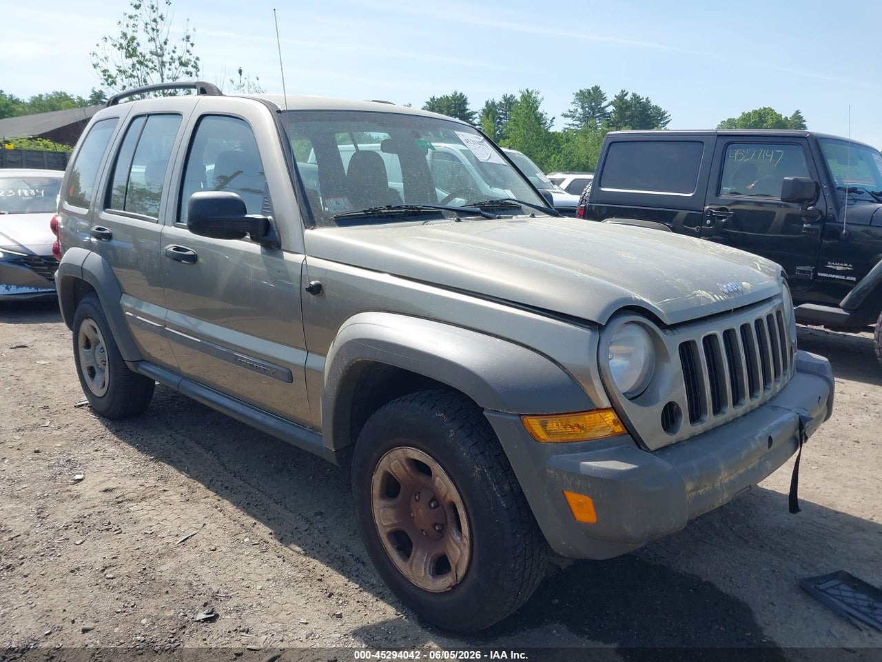 1J4GL48KX7W****** · 2007 JEEP LIBERTY SPORT