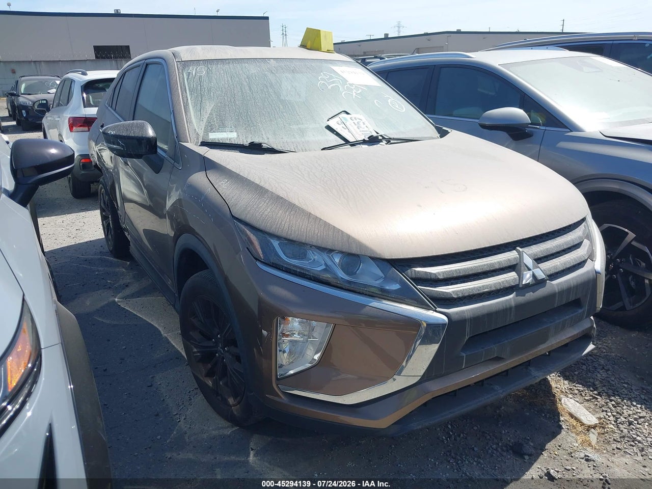 JA4AT4AA8JZ****** · 2018 MITSUBISHI ECLIPSE CROSS LE