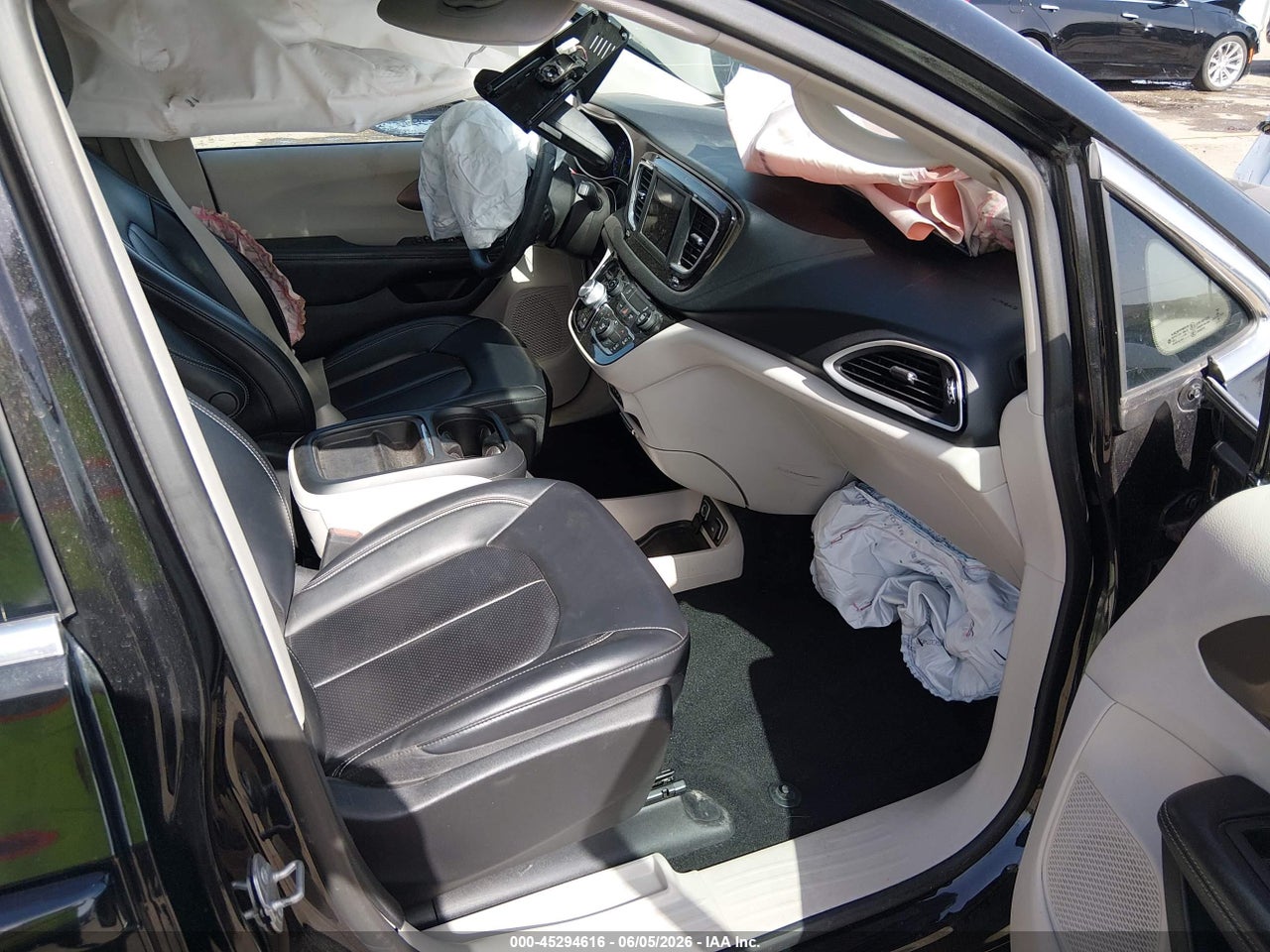 2021 CHRYSLER VOYAGER LXI · 5/11