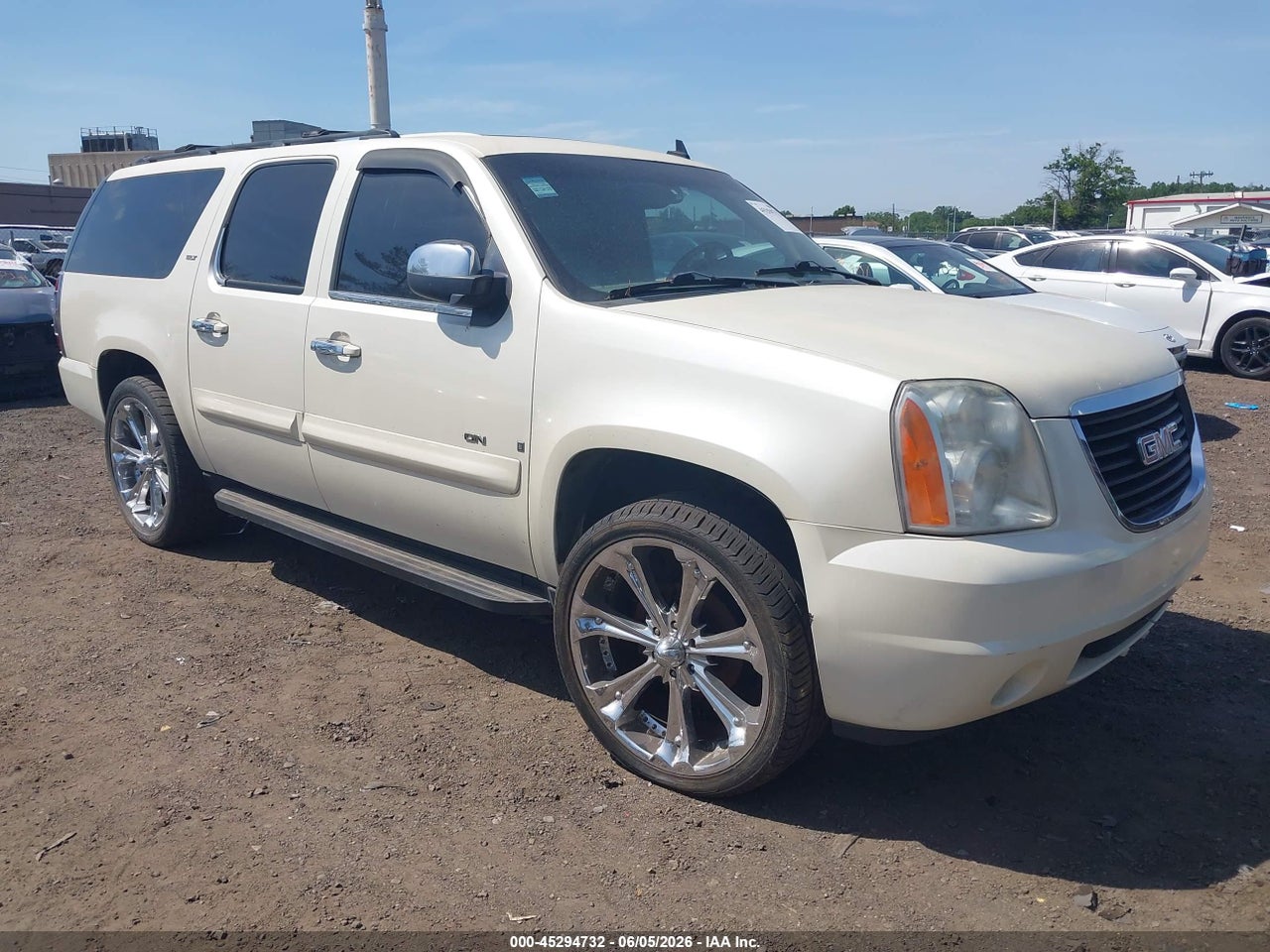 1GKFC16J48R****** · 2008 GMC YUKON XL 1500 SLT