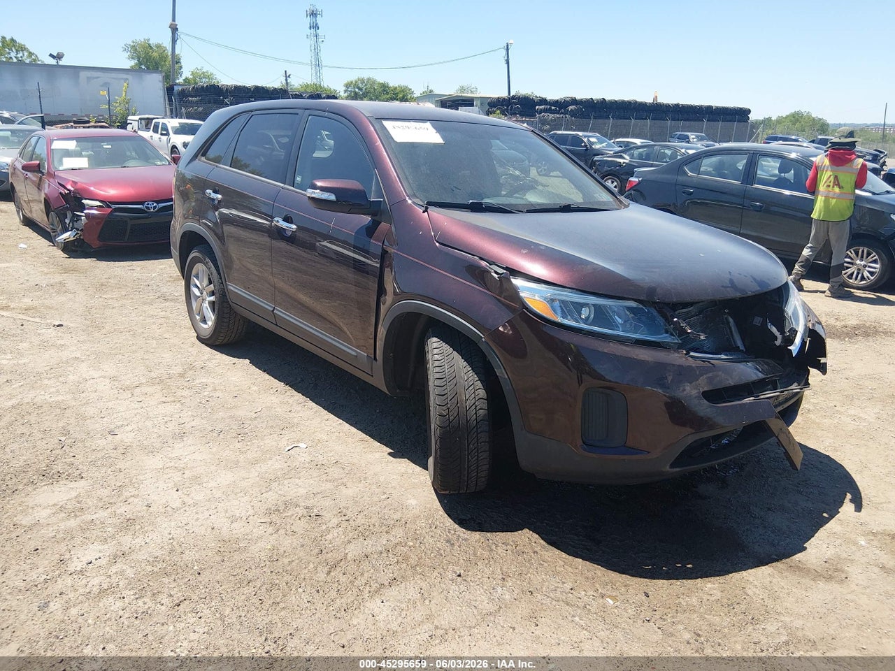 5XYKT3A6XEG****** · 2014 KIA SORENTO LX