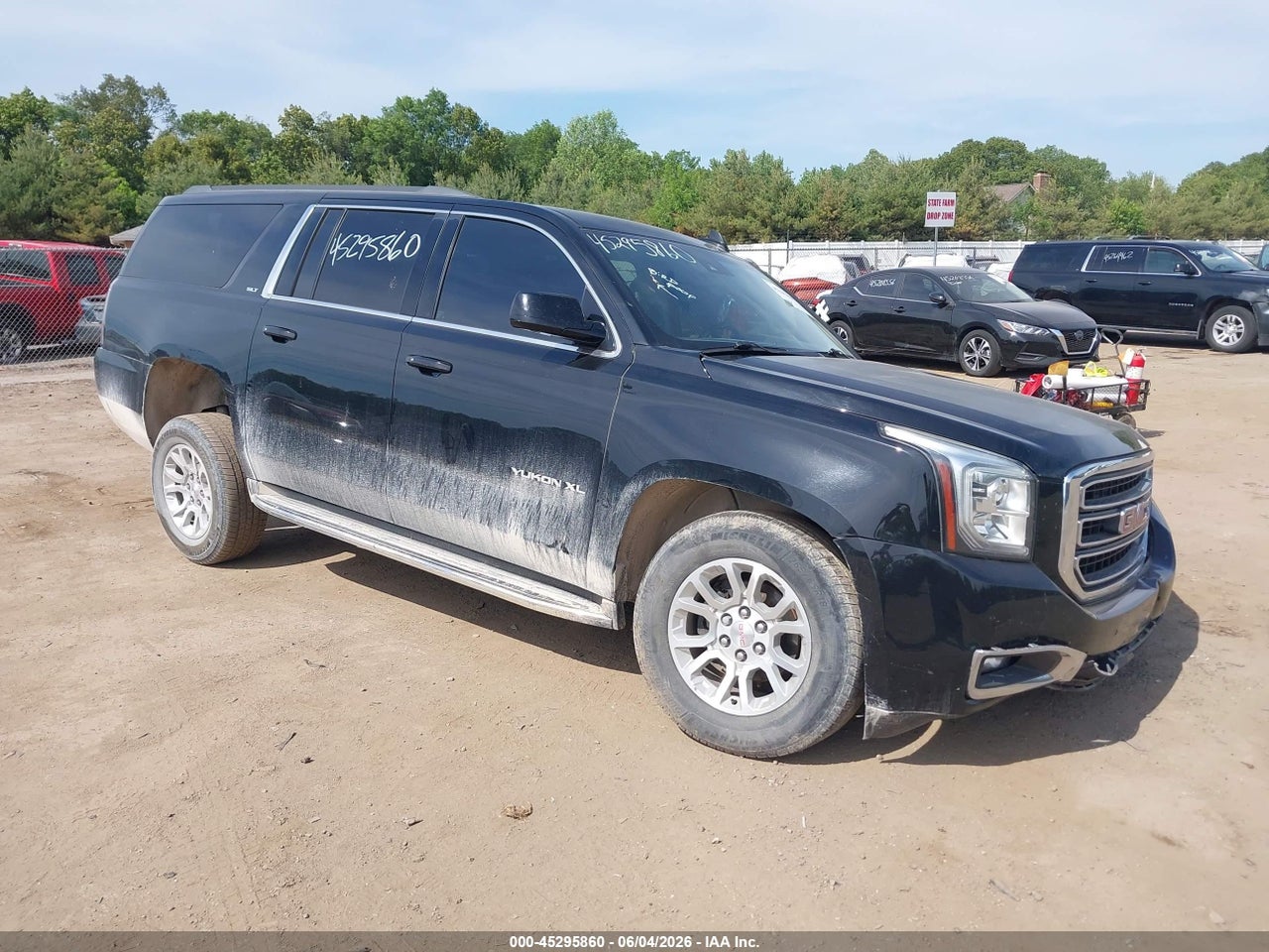 1GKS2GKC5HR****** · 2017 GMC YUKON XL SLT