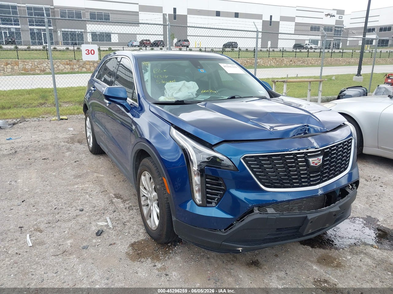 1GYAZAR48KF****** · 2019 CADILLAC XT4 LUXURY