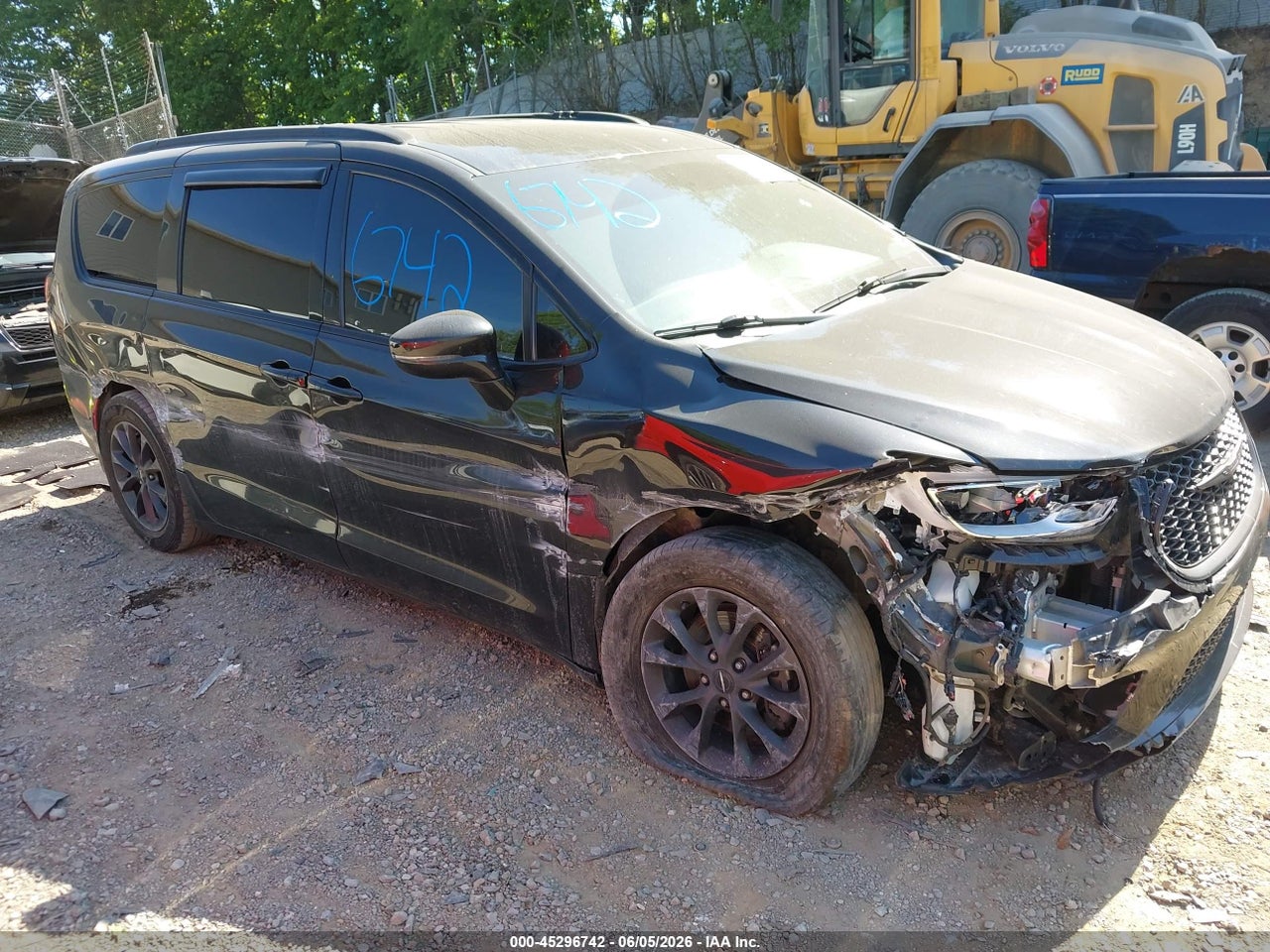 2C4RC1BG0NR****** · 2022 CHRYSLER PACIFICA TOURING L