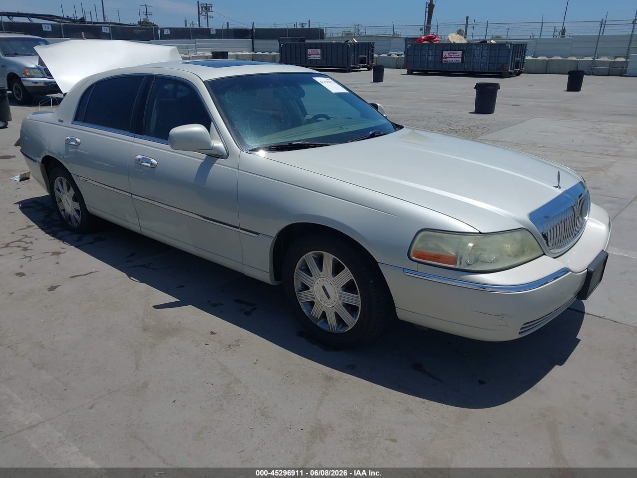 2004 LINCOLN TOWN CAR ULTIMATE