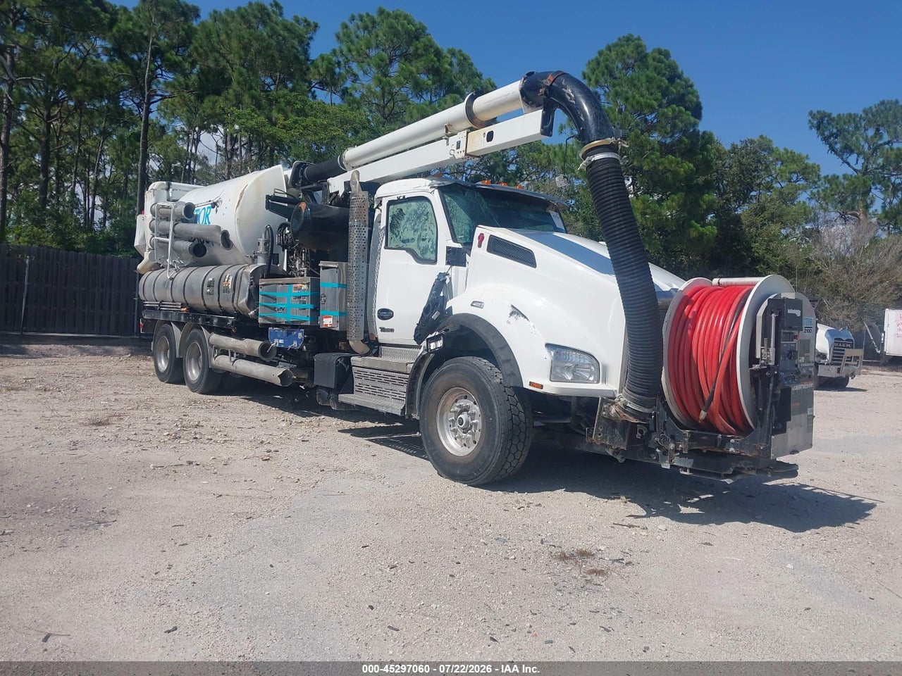 1NKZL40X2RJ****** · 2024 KENWORTH T880