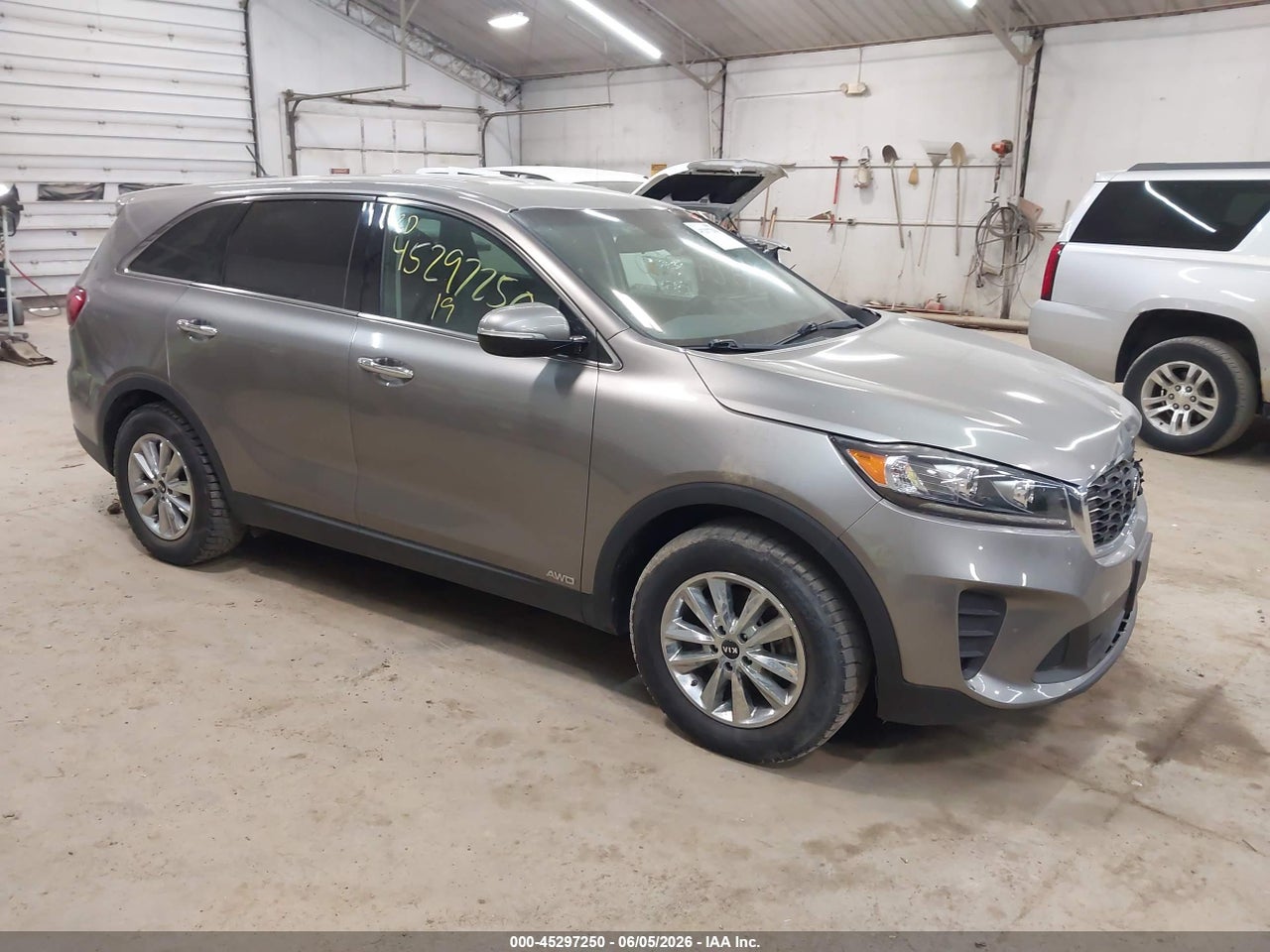5XYPGDA57KG****** · 2019 KIA SORENTO 3.3L LX