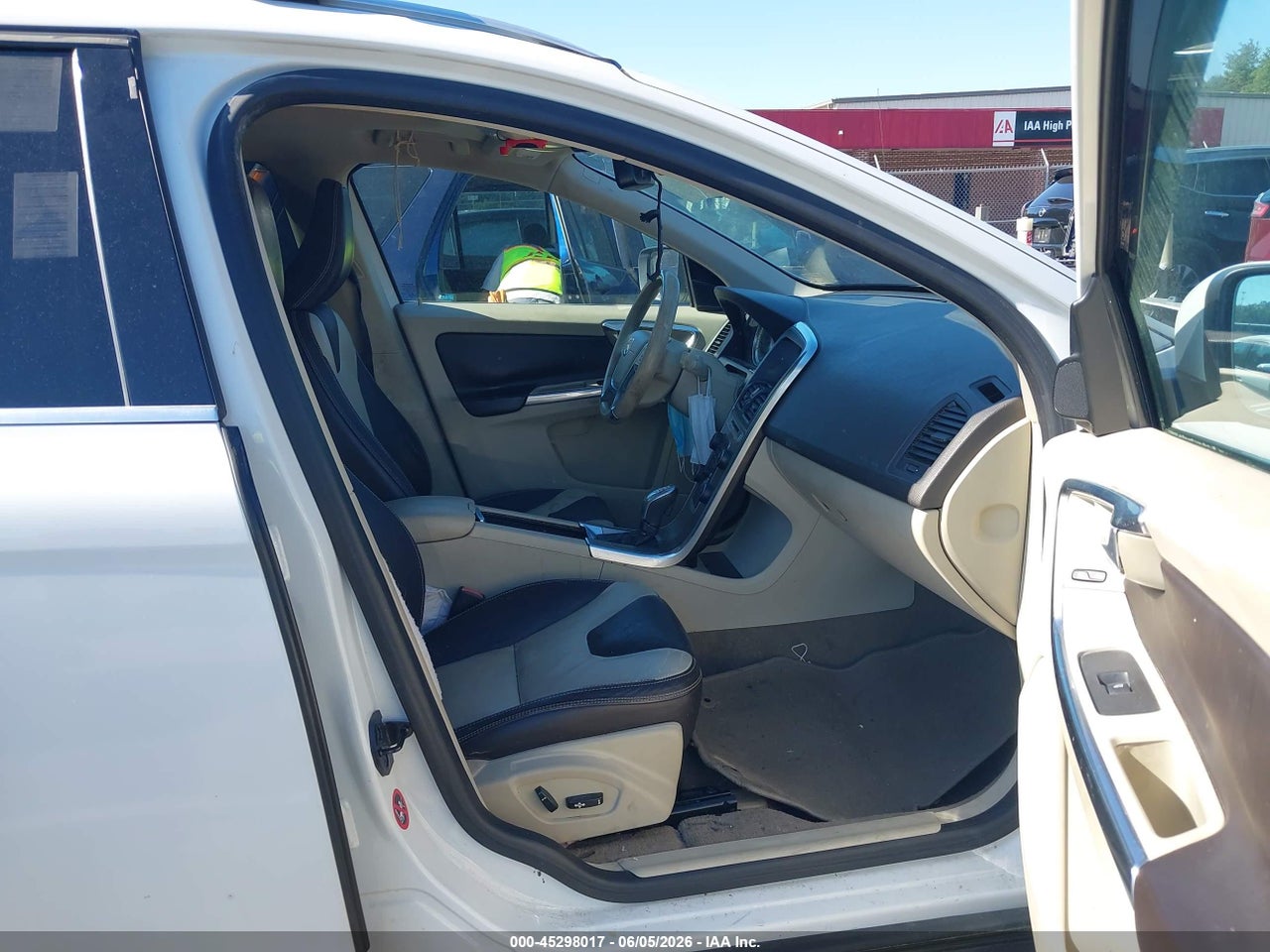 2013 VOLVO XC60 3.2 PREMIER PLUS · 5/11