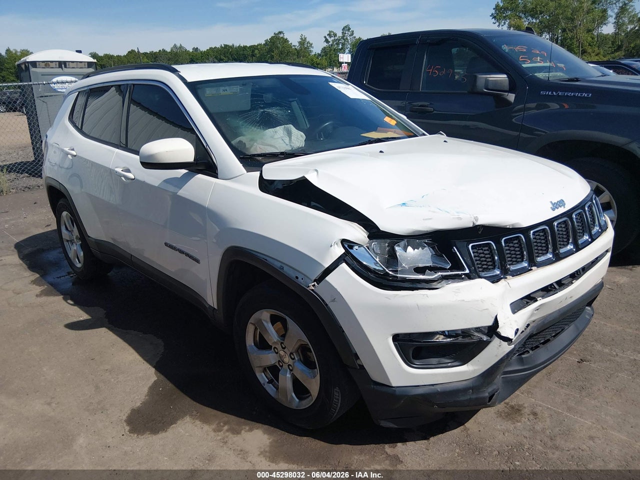 3C4NJCBB8JT****** · 2018 JEEP COMPASS LATITUDE FWD