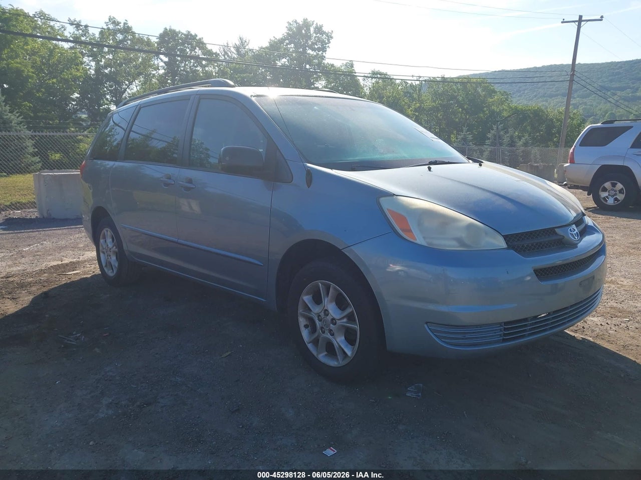 5TDBA23C64S****** · 2004 TOYOTA SIENNA LE