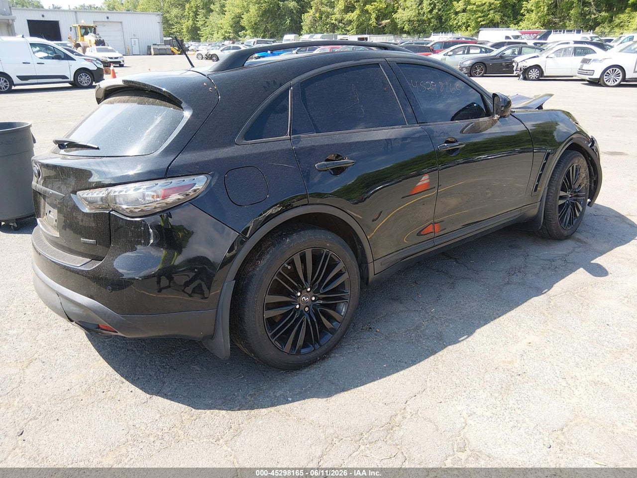 2017 INFINITI QX70 · 4/11