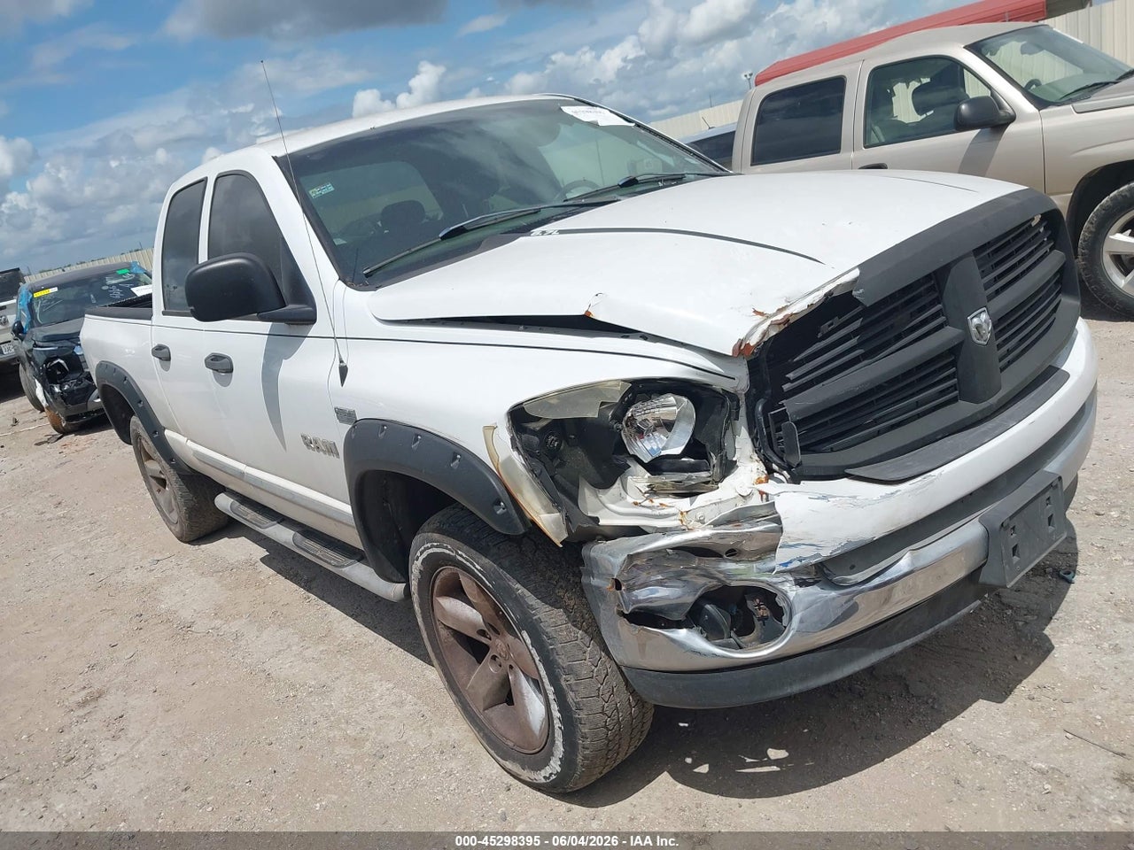 1D7HU182X8S****** · 2008 DODGE RAM 1500 SLT