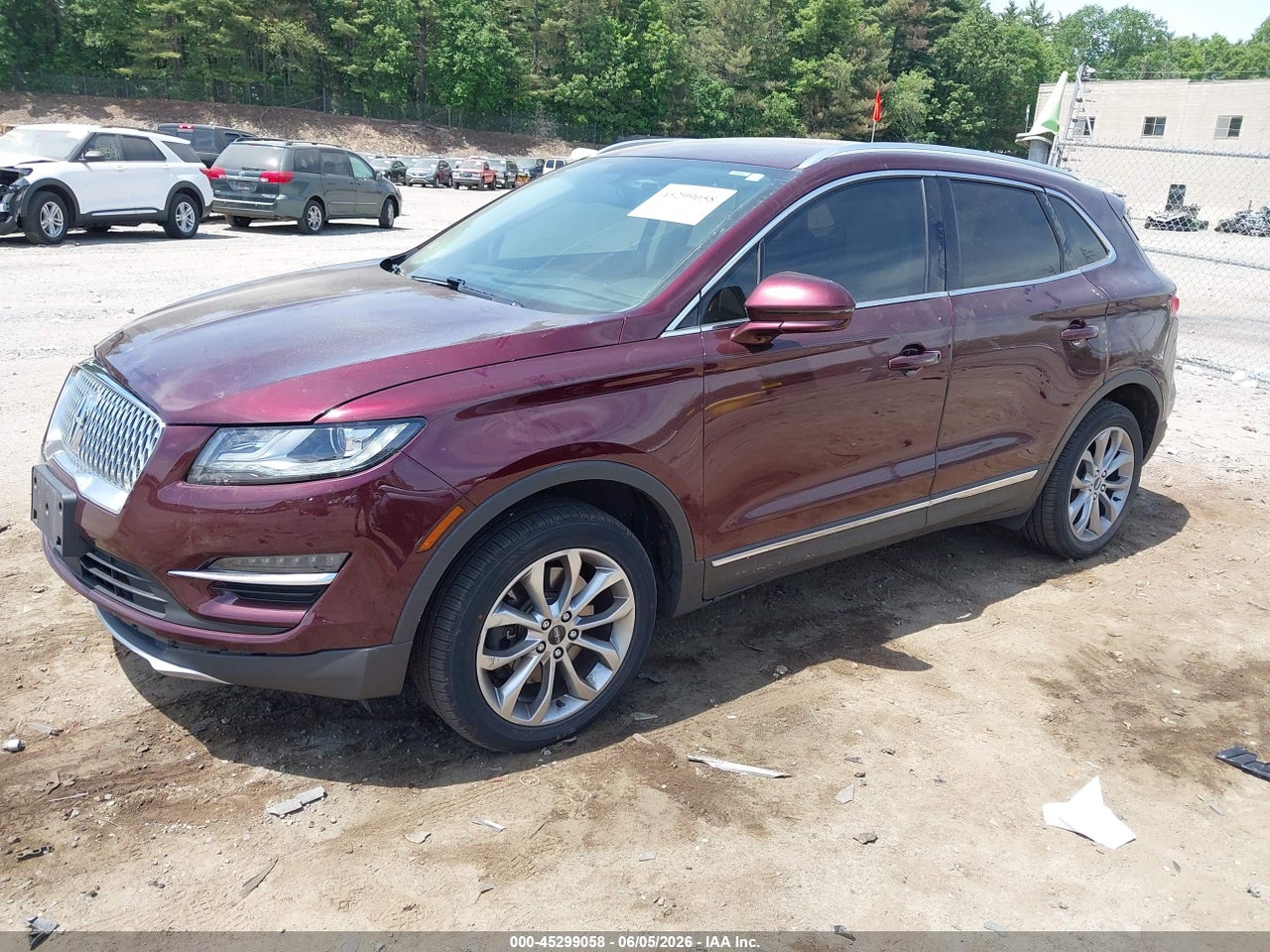2019 LINCOLN MKC SELECT · 2/11