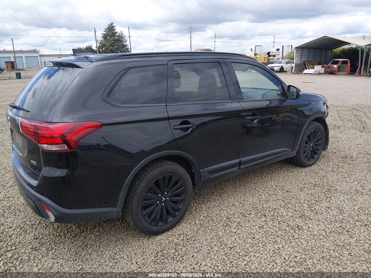 2020 MITSUBISHI OUTLANDER LE 2.4 S-AWC · 4/11