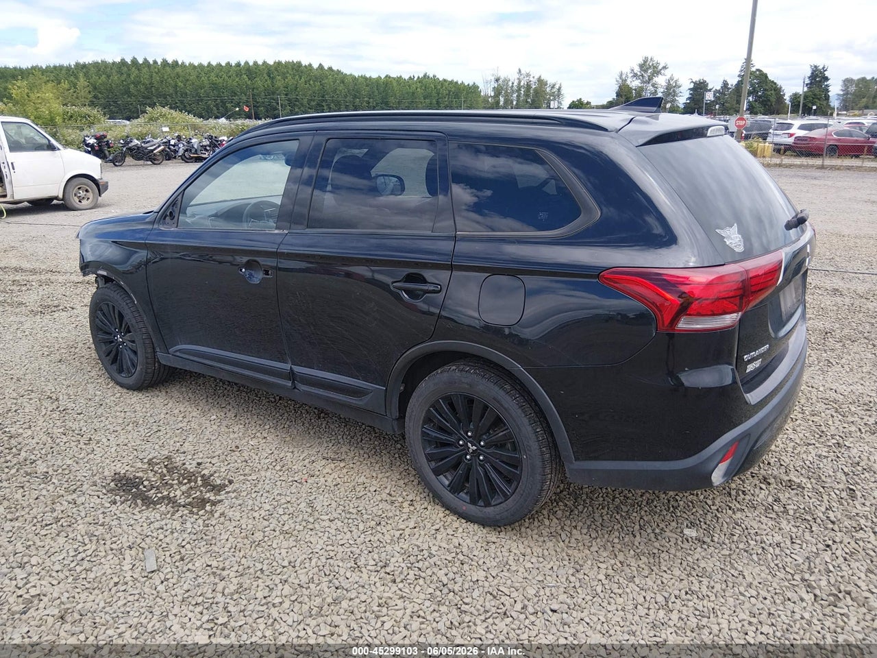 2020 MITSUBISHI OUTLANDER LE 2.4 S-AWC · 3/11