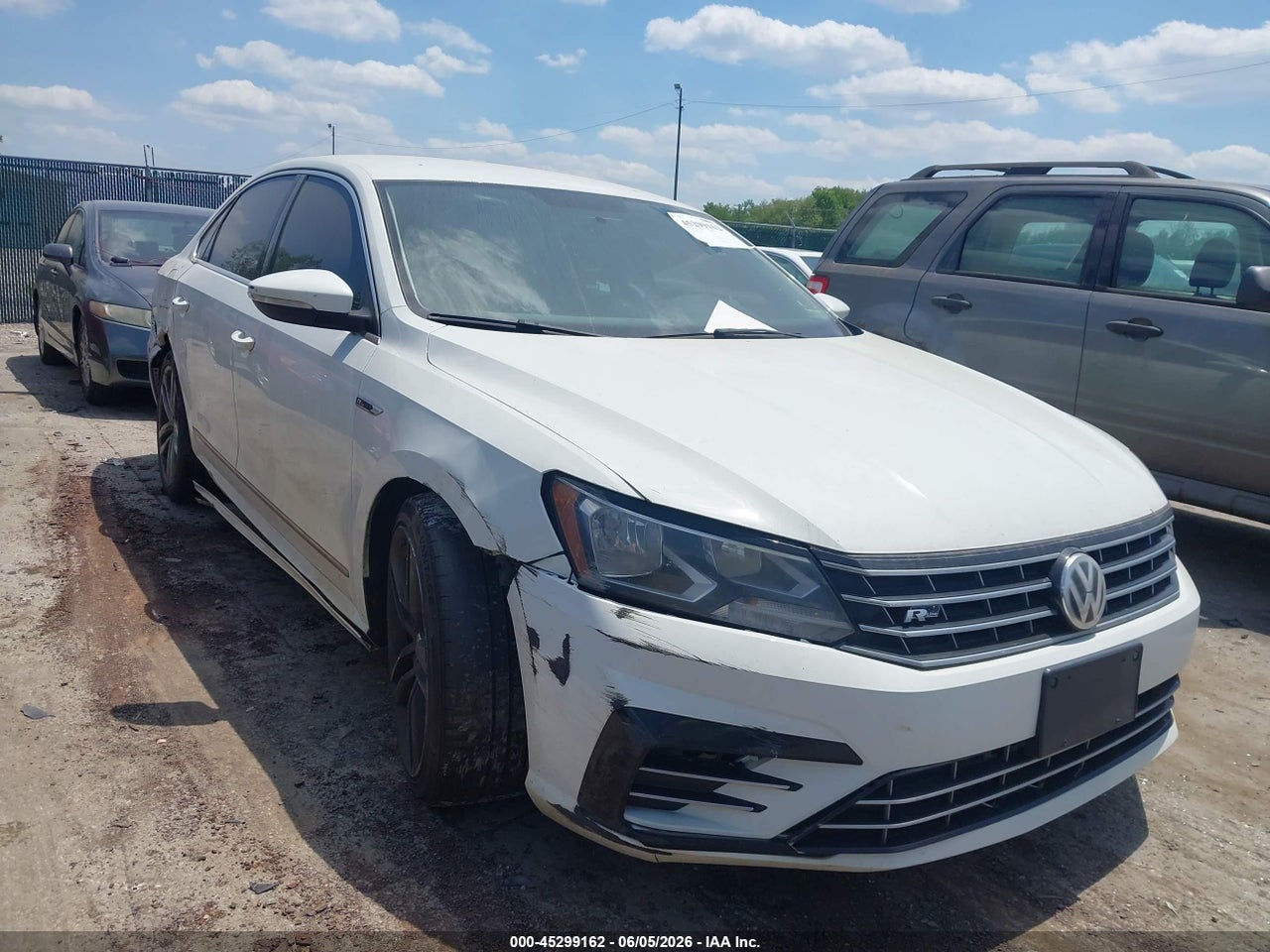 1VWDT7A37HC****** · 2017 VOLKSWAGEN PASSAT 1.8T R-LINE