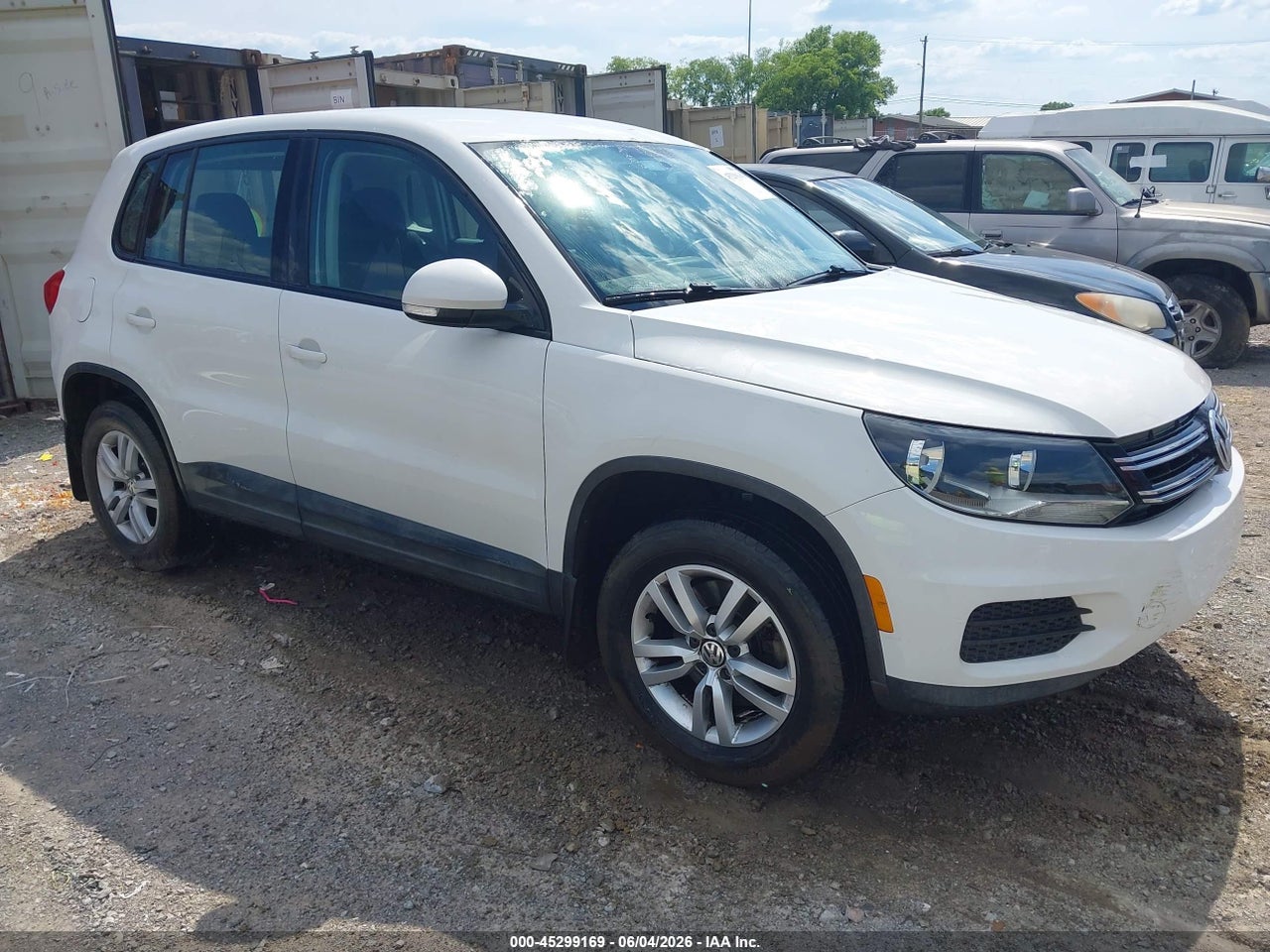 WVGAV3AX6DW****** · 2013 VOLKSWAGEN TIGUAN S