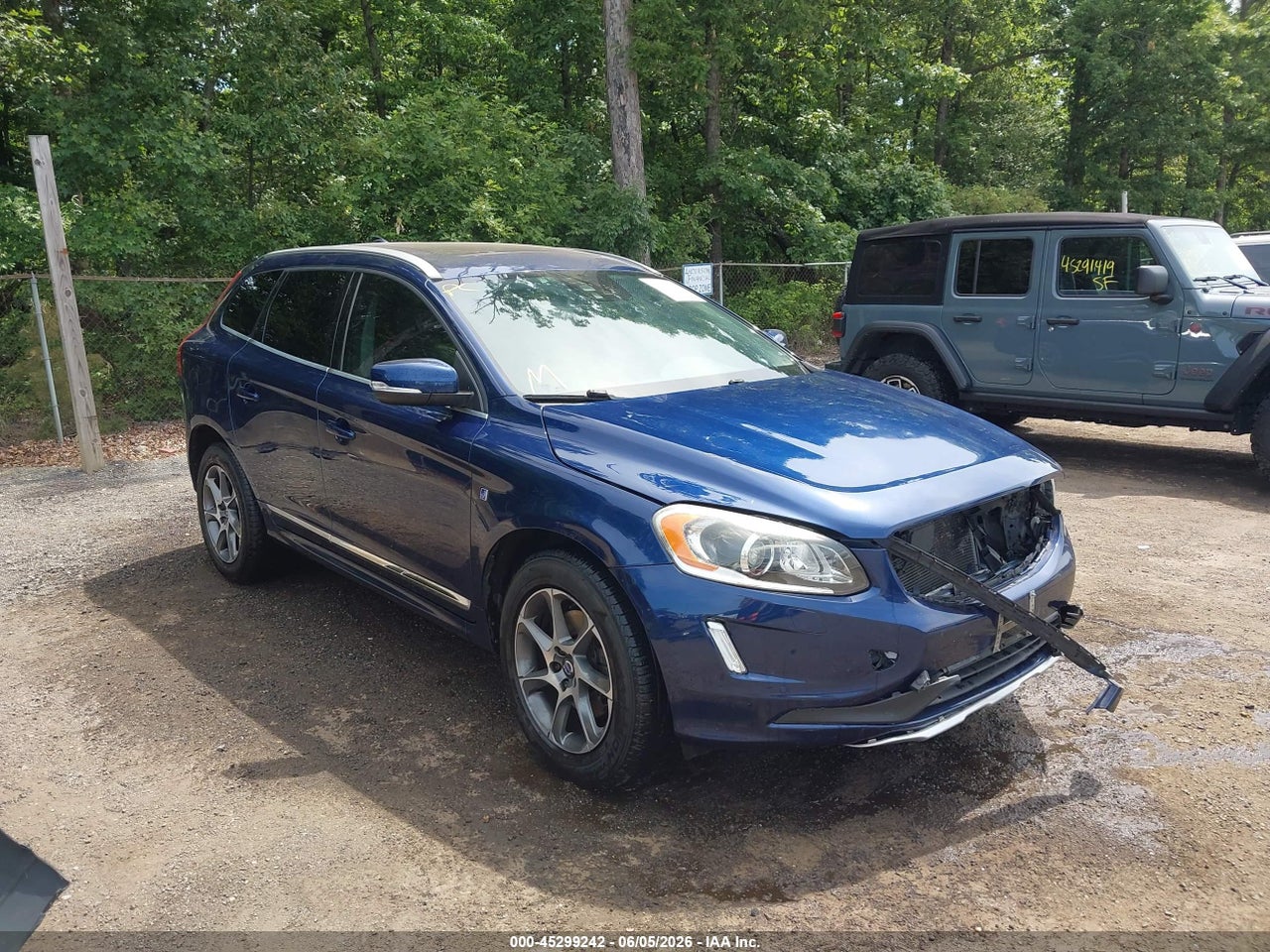 YV449MDV9F2****** · 2015 VOLVO XC60 T6 PLATINUM