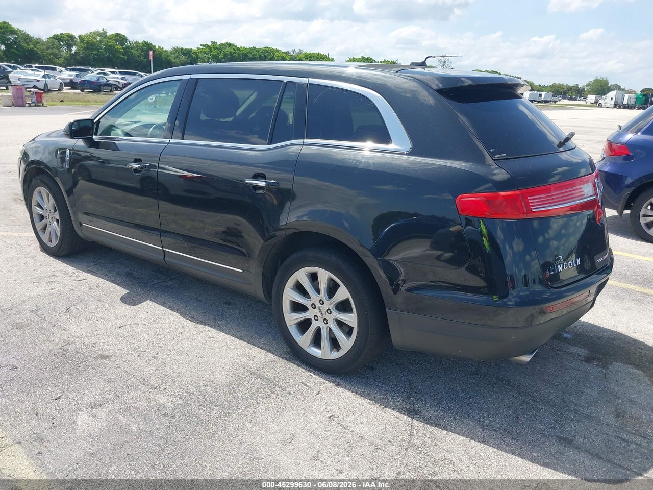 2015 LINCOLN MKT · 3/11