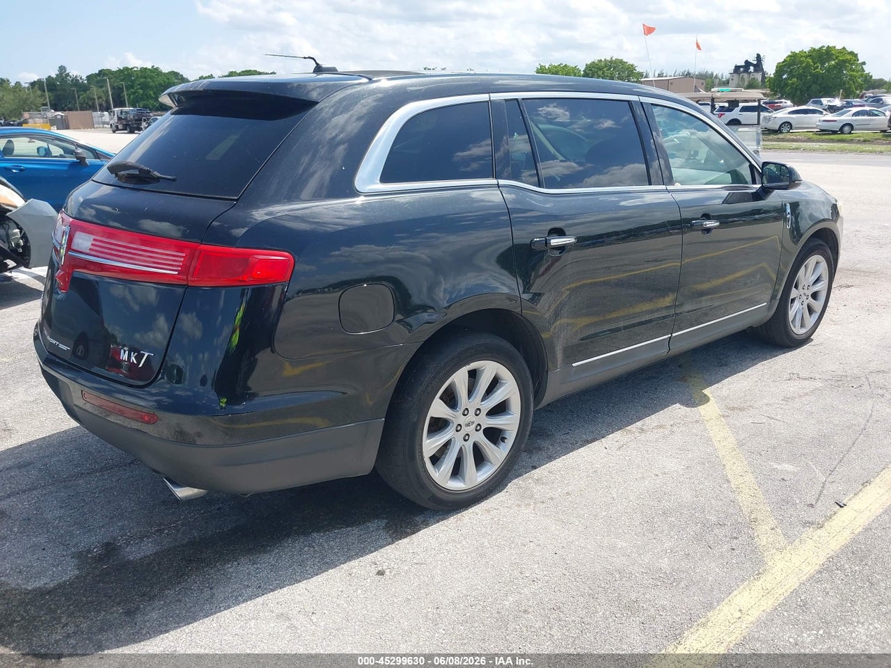 2015 LINCOLN MKT · 4/11
