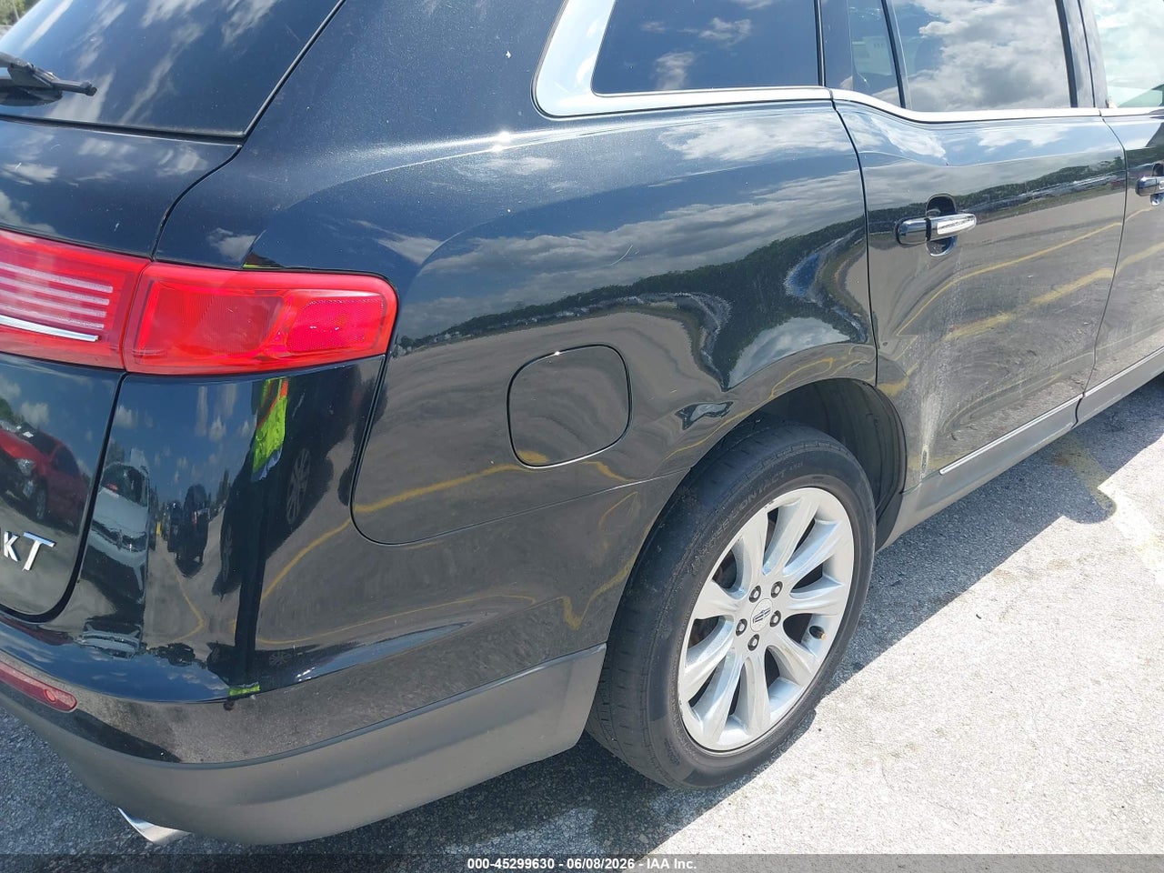 2015 LINCOLN MKT · 6/11