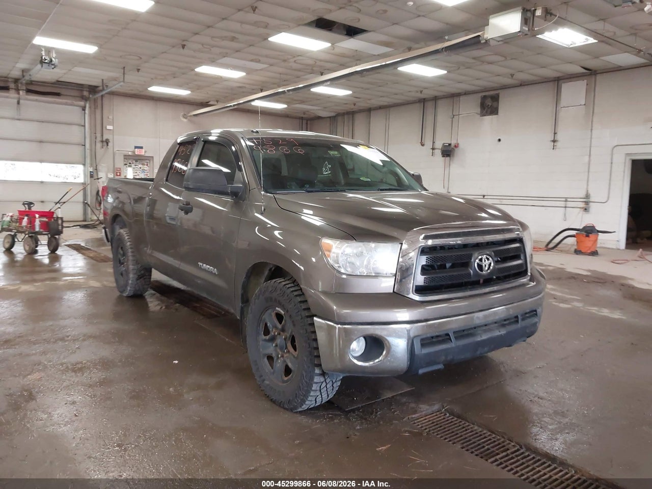 5TFUM5F16CX****** · 2012 TOYOTA TUNDRA GRADE 4.6L V8