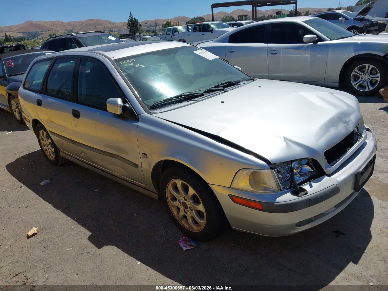 2002 VOLVO V40 A