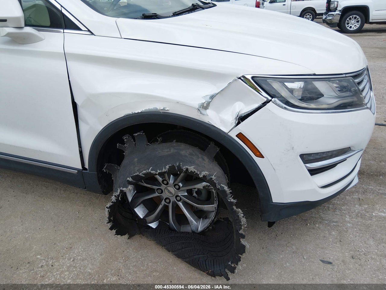 2015 LINCOLN MKC   · 6/11