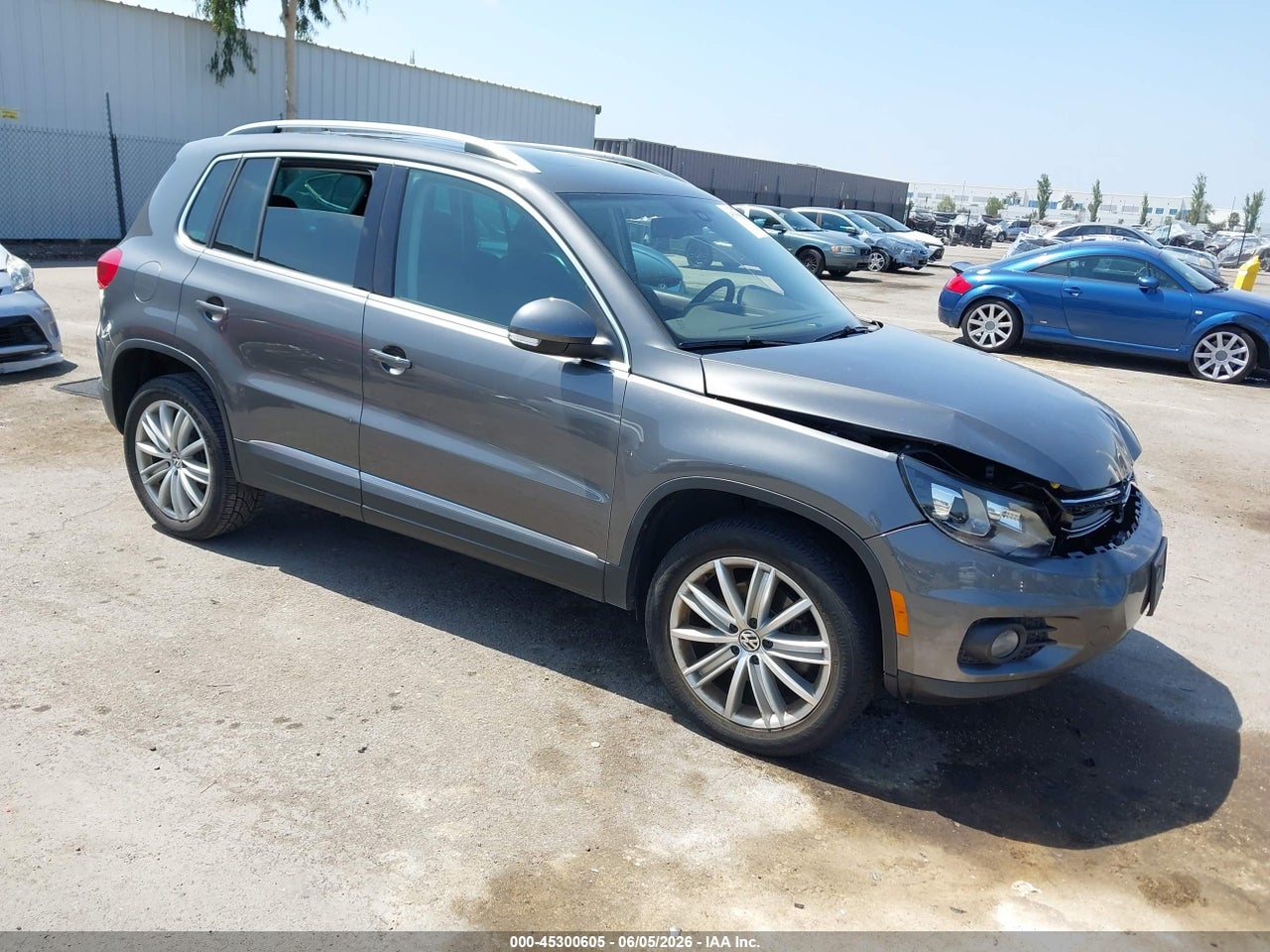 WVGAV7AX0GW****** · 2016 VOLKSWAGEN TIGUAN SE