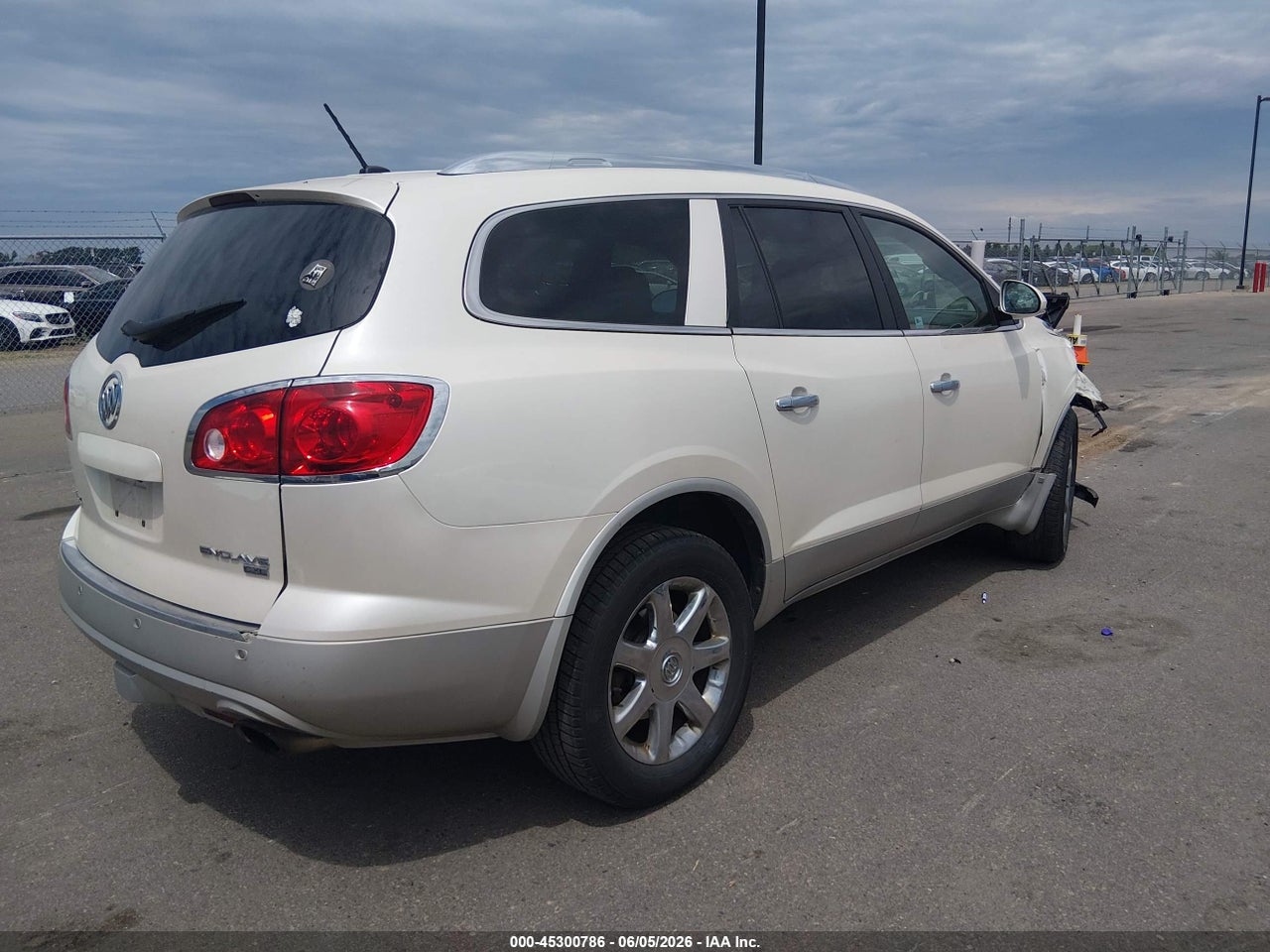 2010 BUICK ENCLAVE 1XL · 4/11