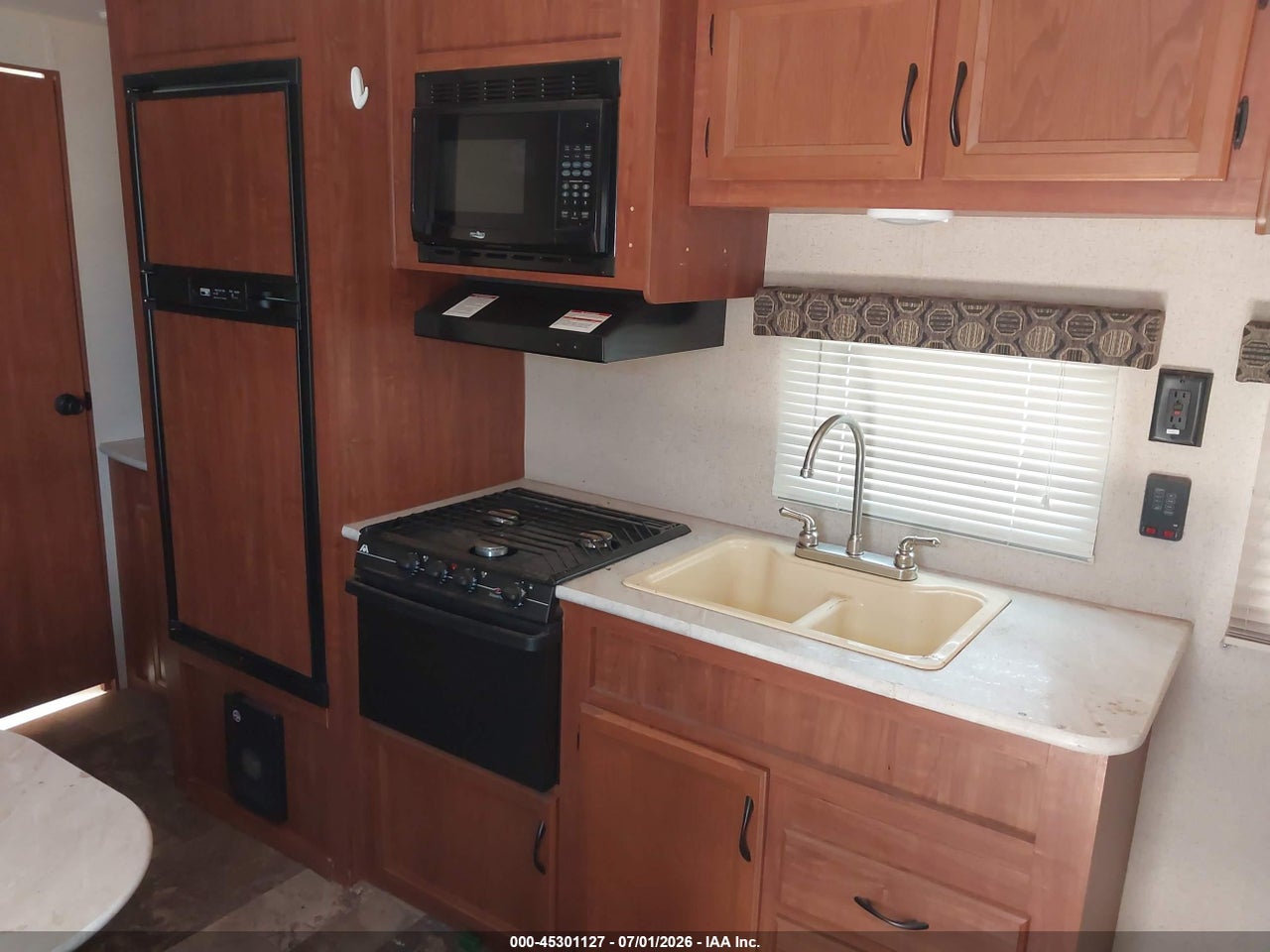 2015 JAYCO JAYFL184BH   · 5/11