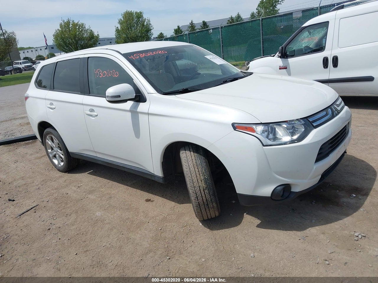 JA4AZ3A37EZ****** · 2014 MITSUBISHI OUTLANDER SE