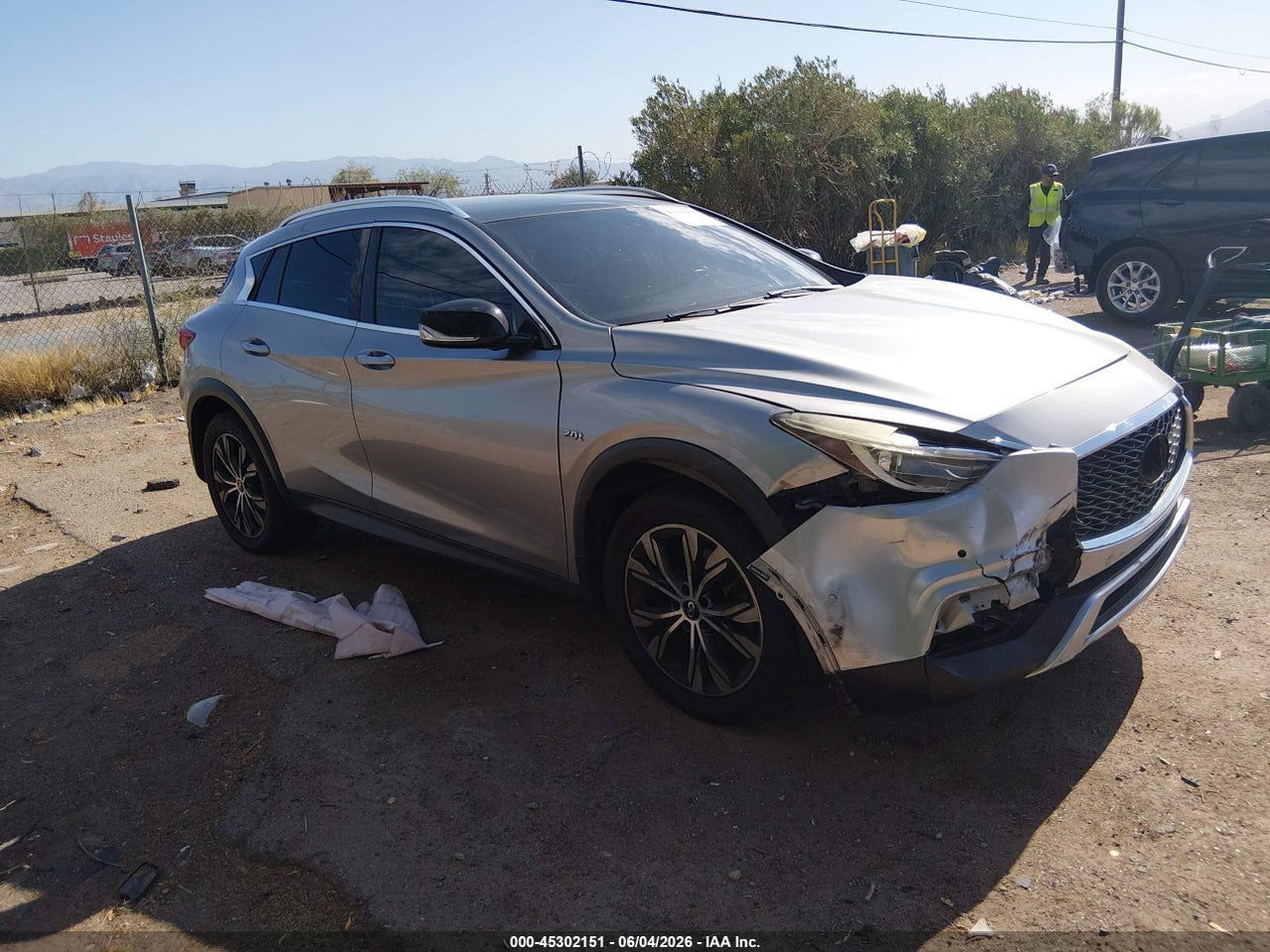 SJKCH5CR7JA****** · 2018 INFINITI QX30 PREMIUM
