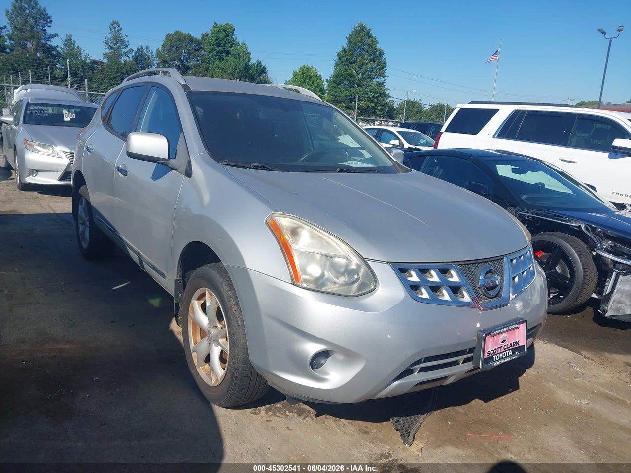 JN8AS5MV2BW****** · 2011 NISSAN ROGUE SV