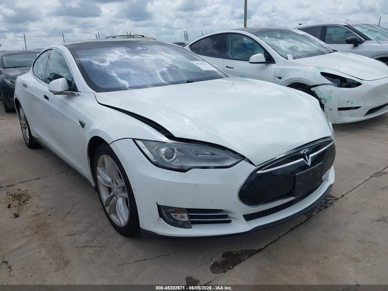 5YJSA1E12FF****** · 2015 TESLA MODEL S 60/70/85