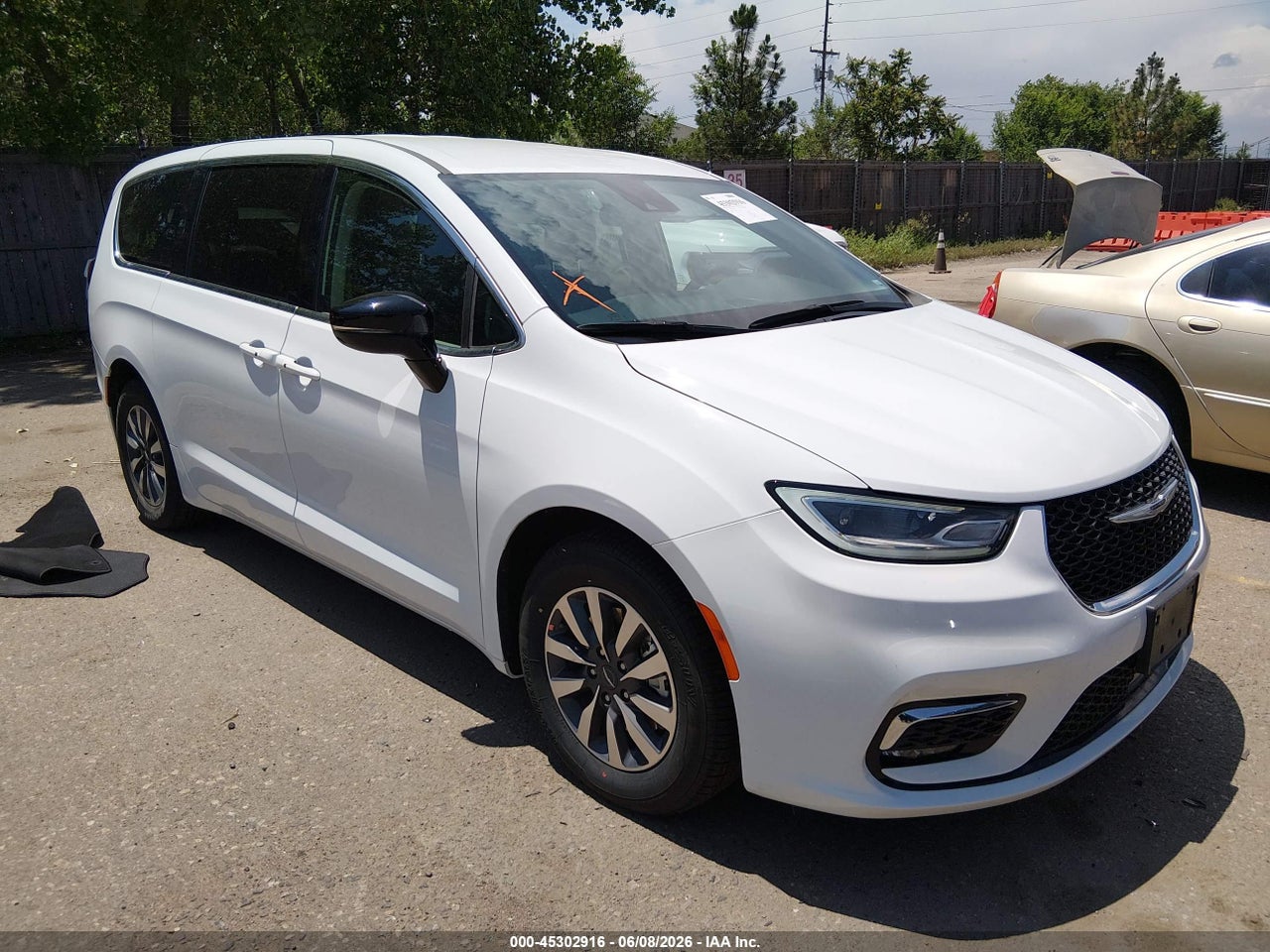 2C4RC1S71RR****** · 2024 CHRYSLER PACIFICA HYBRID SELECT