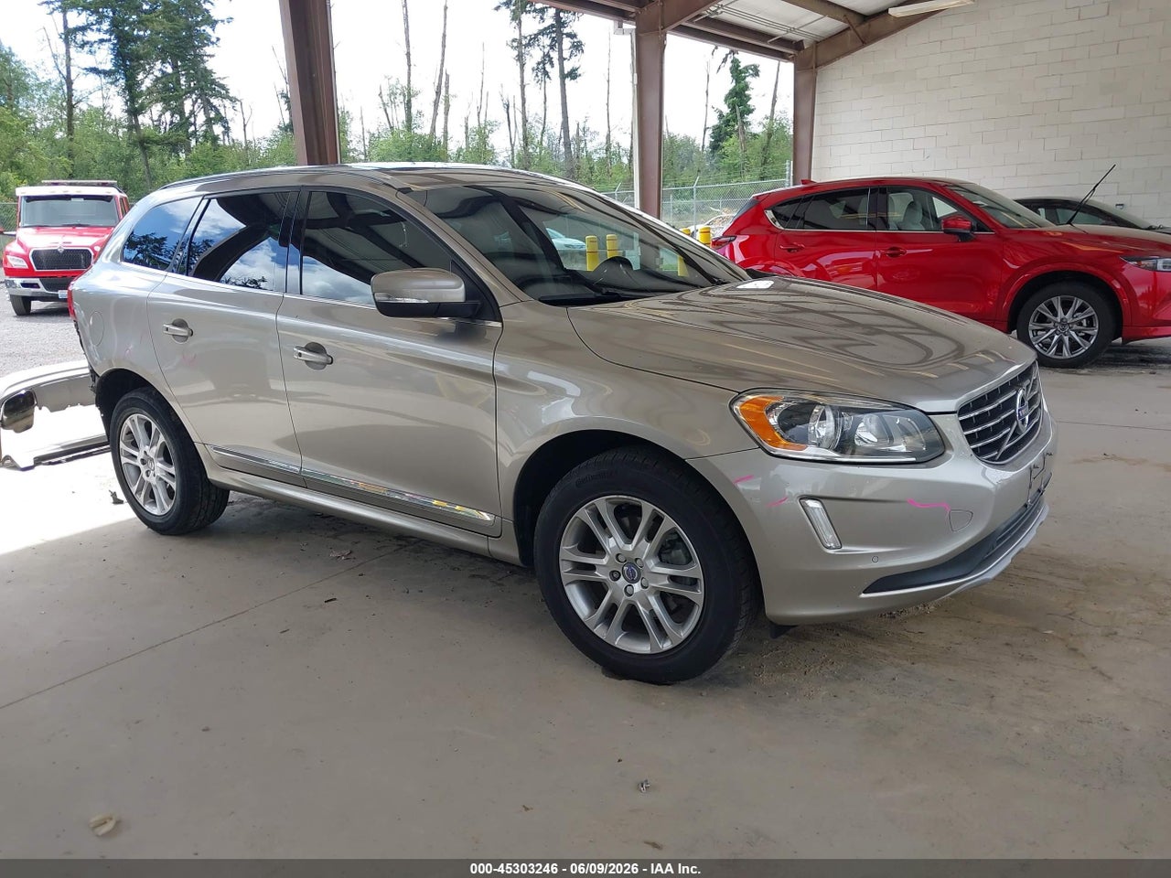 YV4612RK1G2****** · 2016 VOLVO XC60 T5 PREMIER