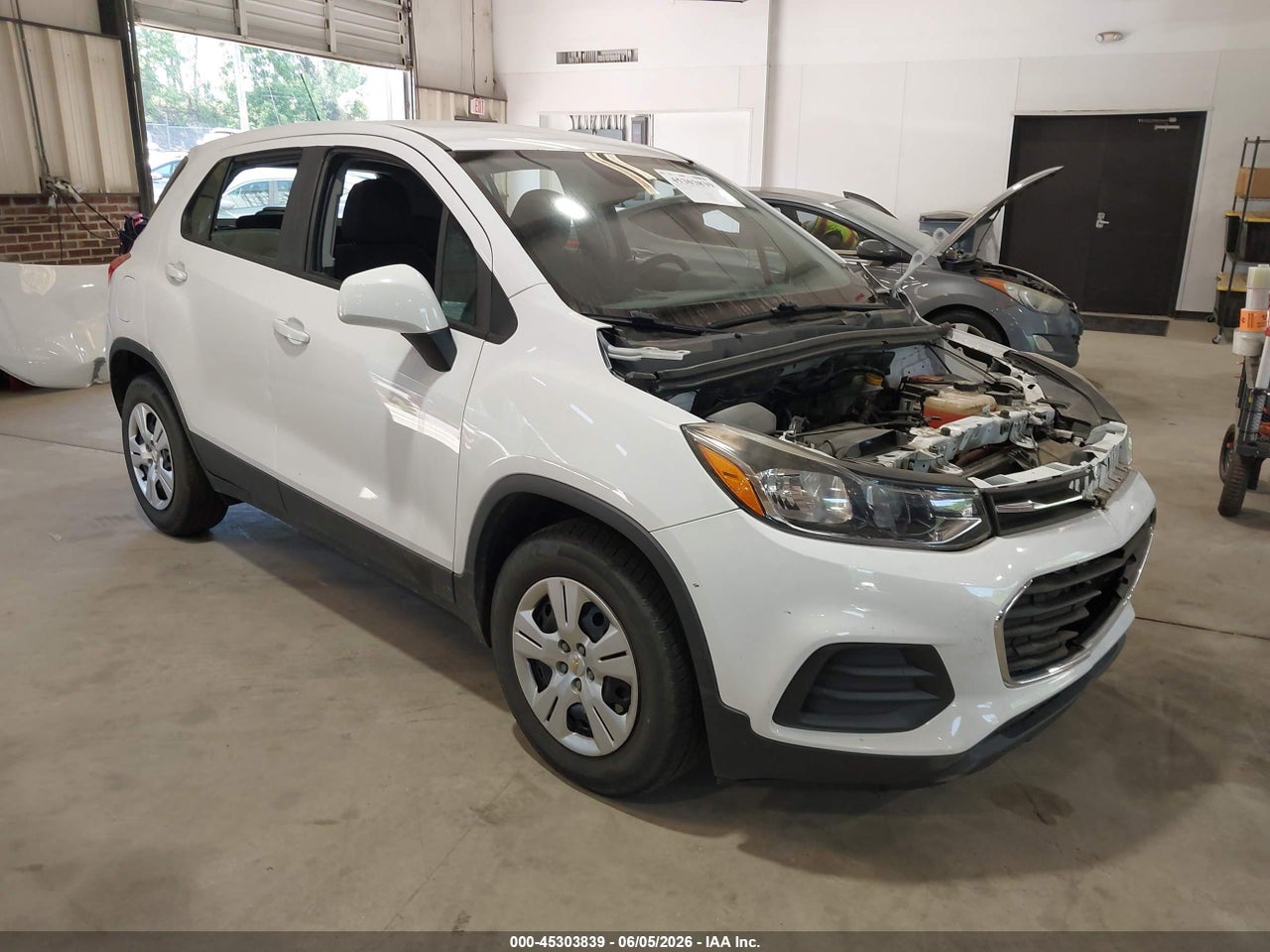 3GNCJKSB2JL****** · 2018 CHEVROLET TRAX LS