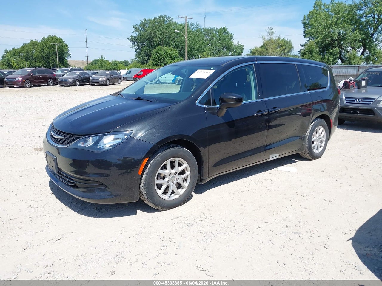 2017 CHRYSLER PACIFICA LX · 2/11