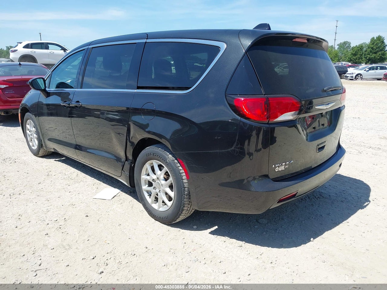 2017 CHRYSLER PACIFICA LX · 3/11