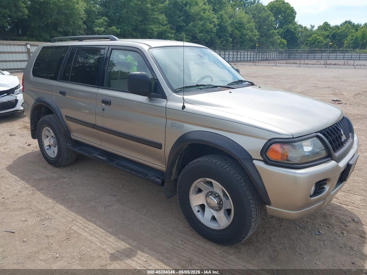 JA4MT21H72J****** · 2002 MITSUBISHI MONTERO SPORT ES/LS