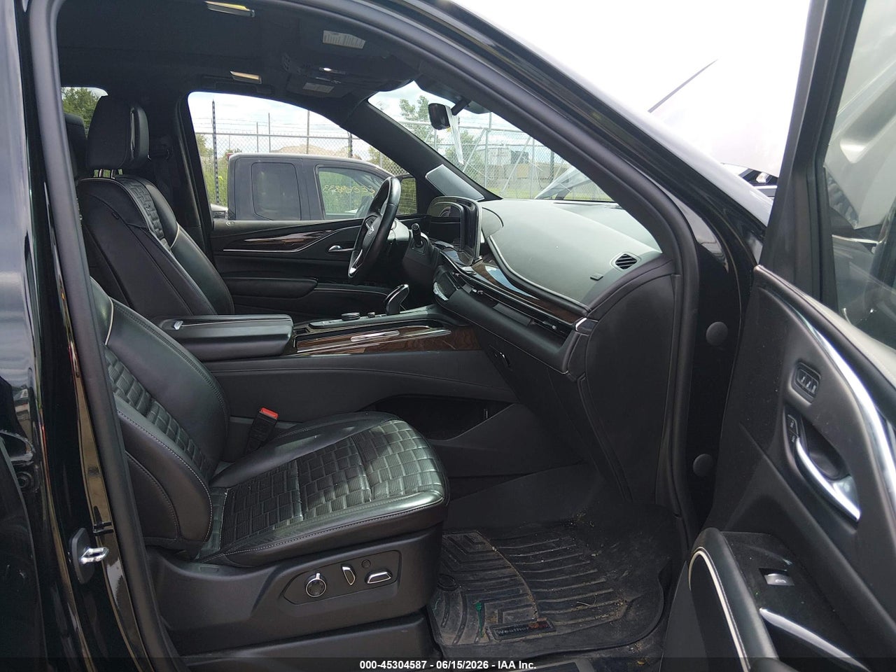 2022 CADILLAC ESCALADE 4WD SPORT PLATINUM · 5/11