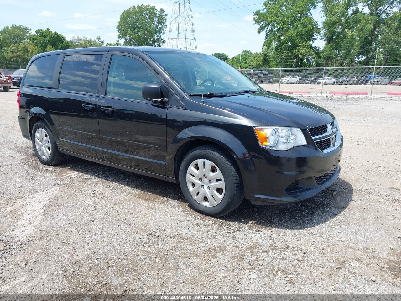 2C4RDGBG2HR****** · 2017 DODGE GRAND CARAVAN SE