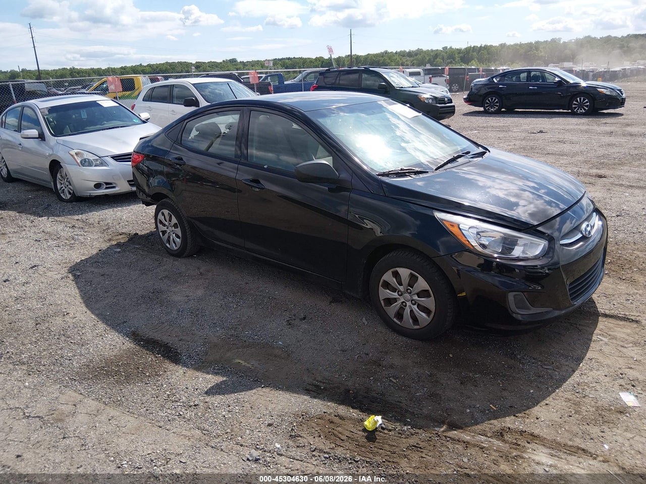 KMHCT4AE3HU****** · 2017 HYUNDAI ACCENT SE