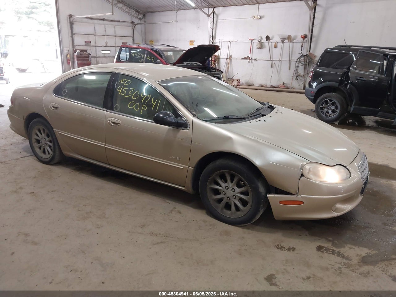 2C3HC56GXYH****** · 2000 CHRYSLER LHS